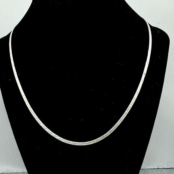 AZR Vintage Italian Sterling Silver Herringbone Necklace - Picture 1 of 13